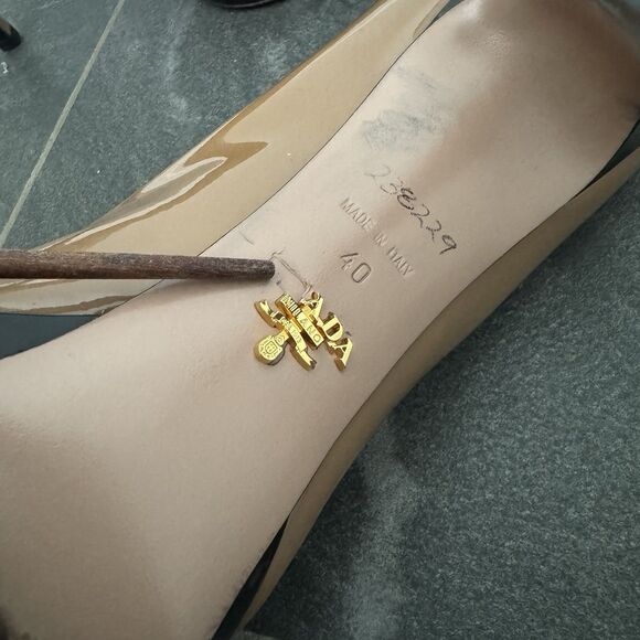 Prada Patent Leather Peep Toe Platform Pump Sz 40 Size 10 Designer Minimalist - Picture 2 of 7